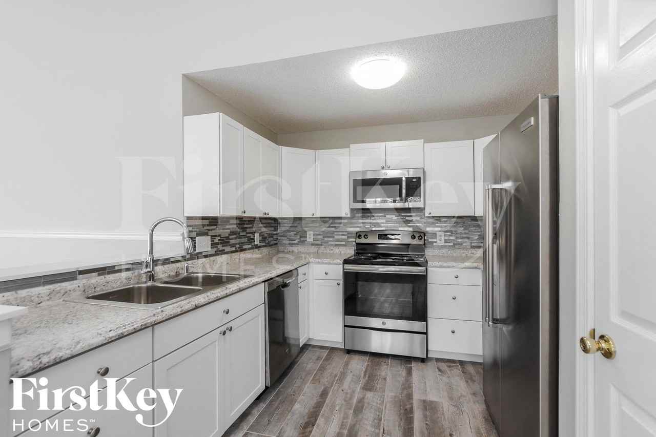 9610 Rau Ct - Photo 6 of 15