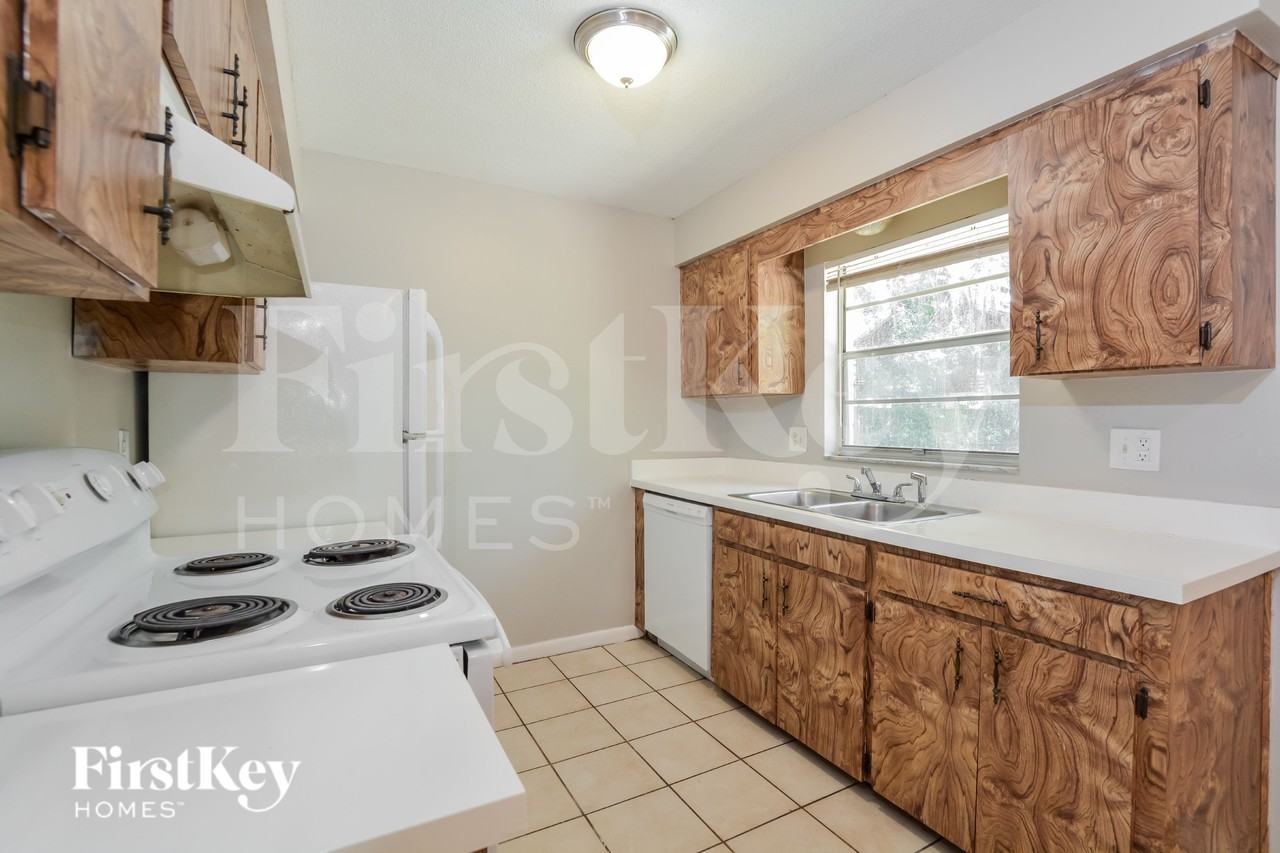 928 N Rossiter St - Photo 6 of 16