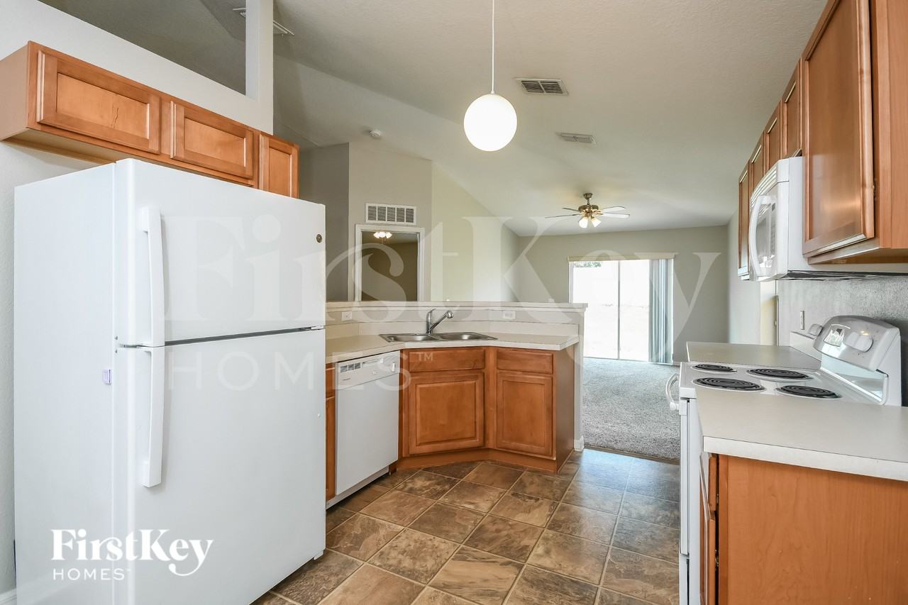 926 Killarney Ln - Photo 6 of 16
