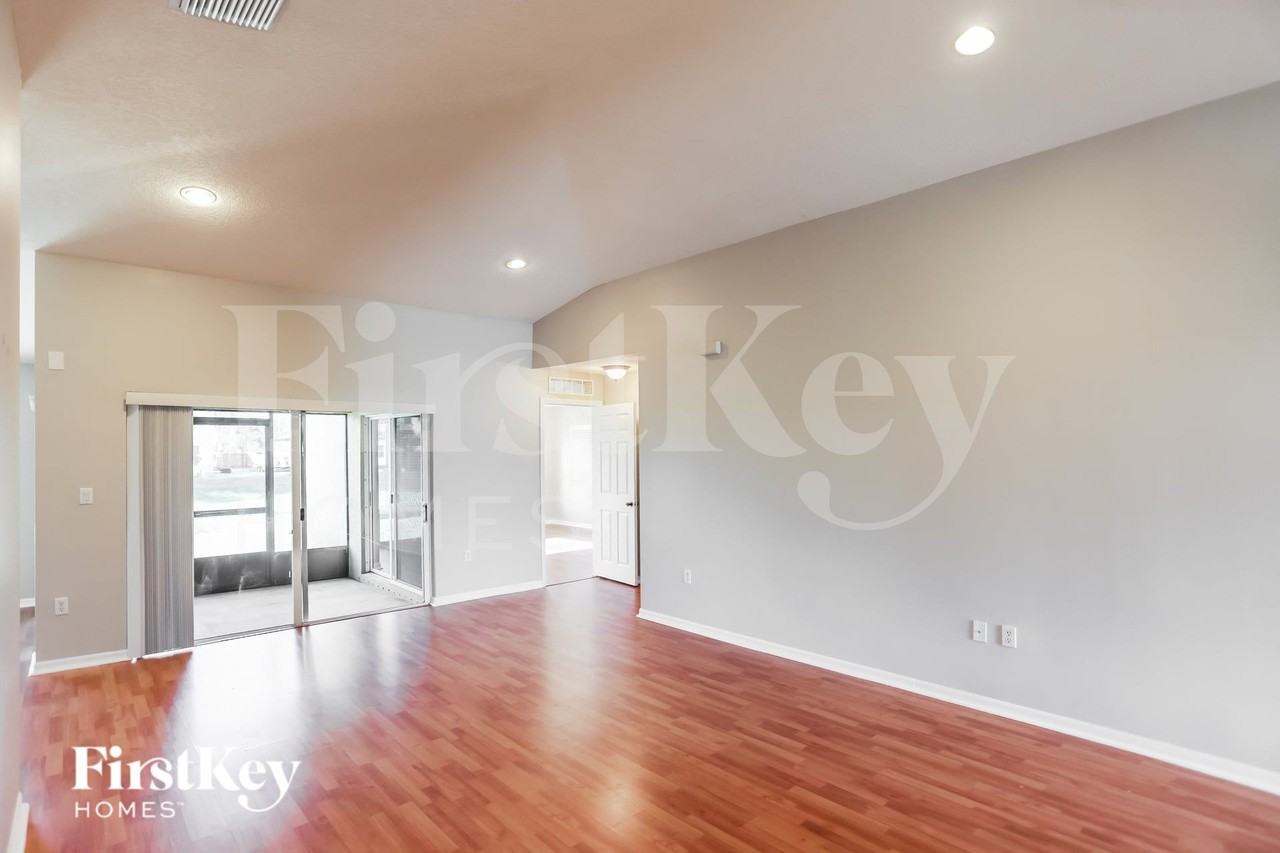 8962 Swterrace - Photo 3 of 15
