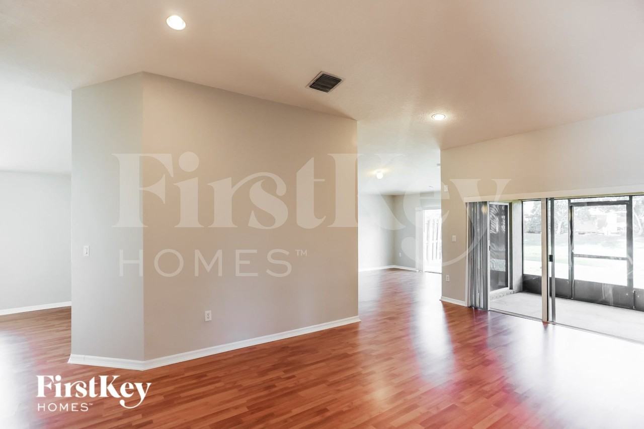 8962 Swterrace - Photo 4 of 15