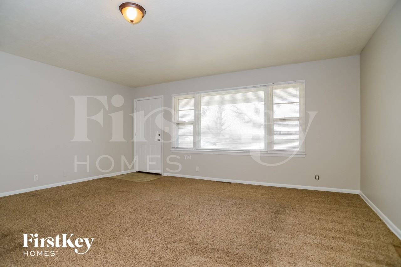 8911 Blue Ridge Blvd - Photo 4 of 15