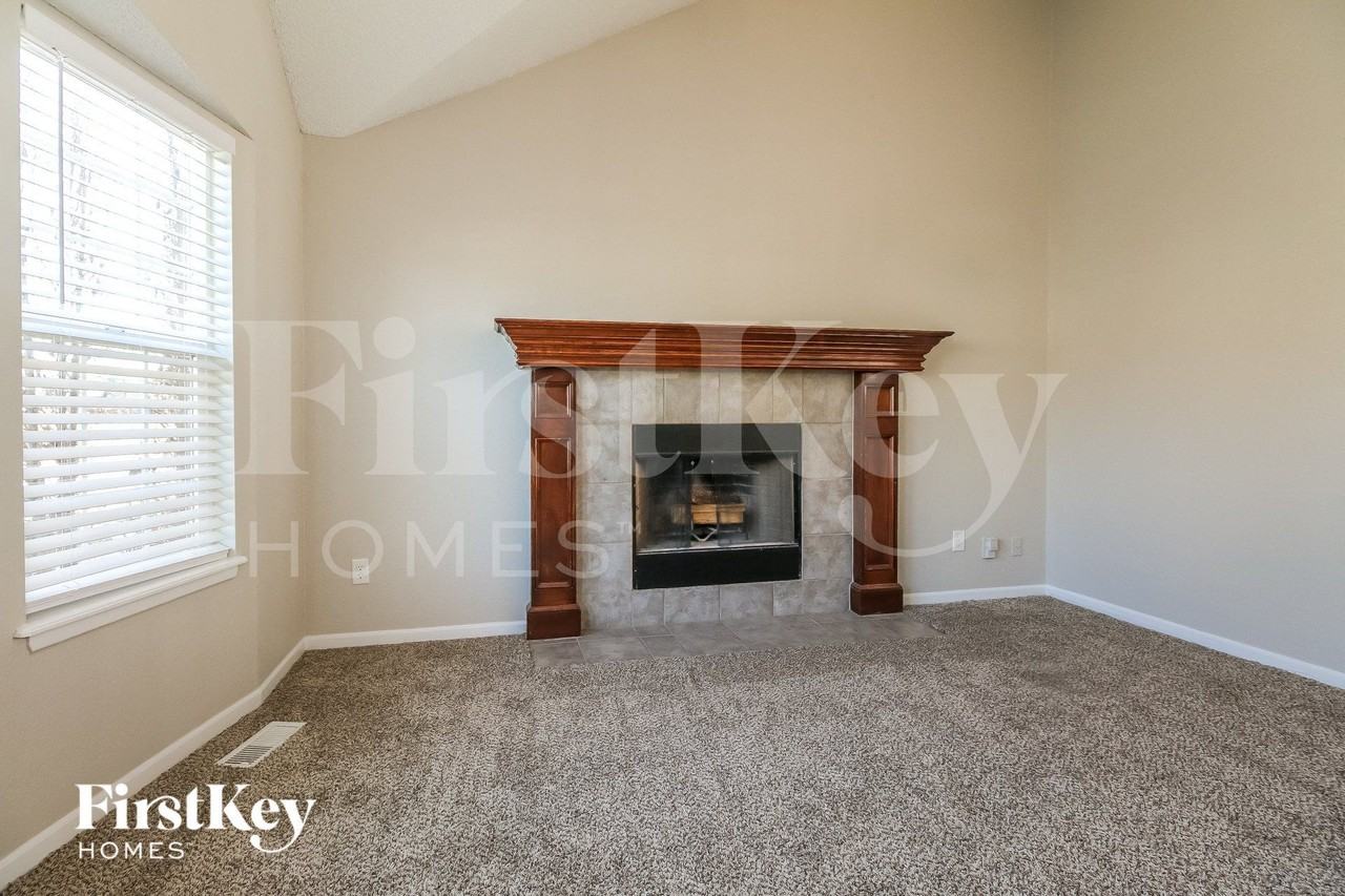 8719 Ne 116th St - Photo 3 of 15