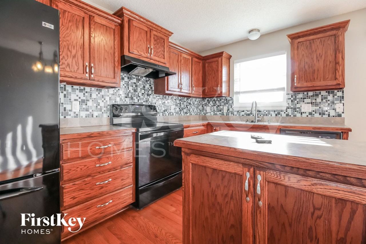 8719 Ne 116th St - Photo 5 of 15
