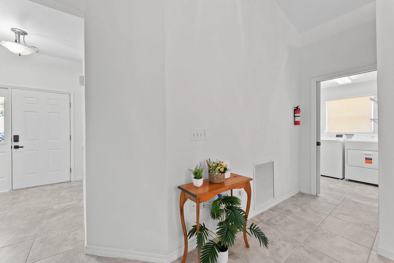 Malden Dr - Photo 5 of 29