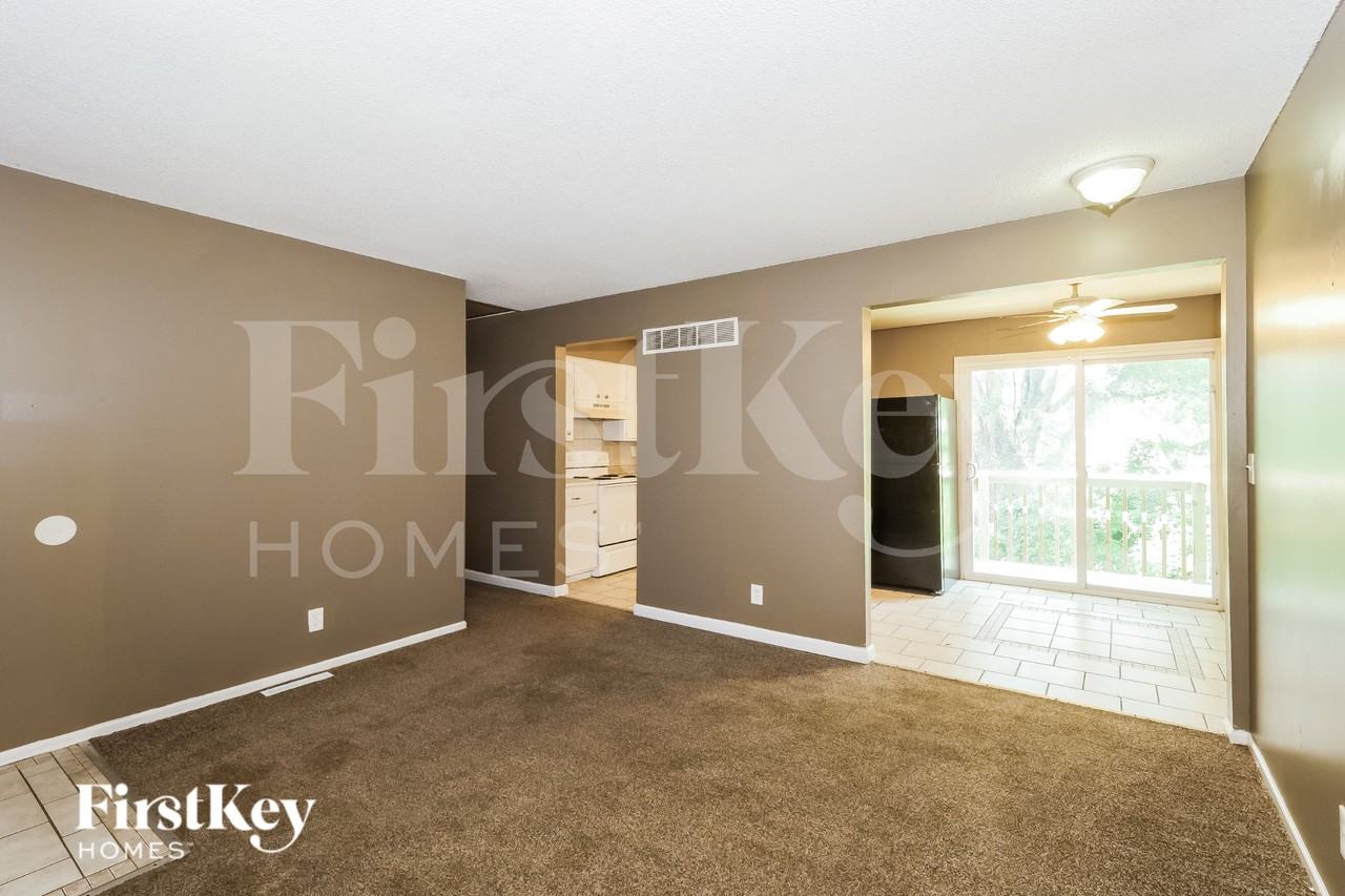7616 E 51st Ter - Photo 5 of 16