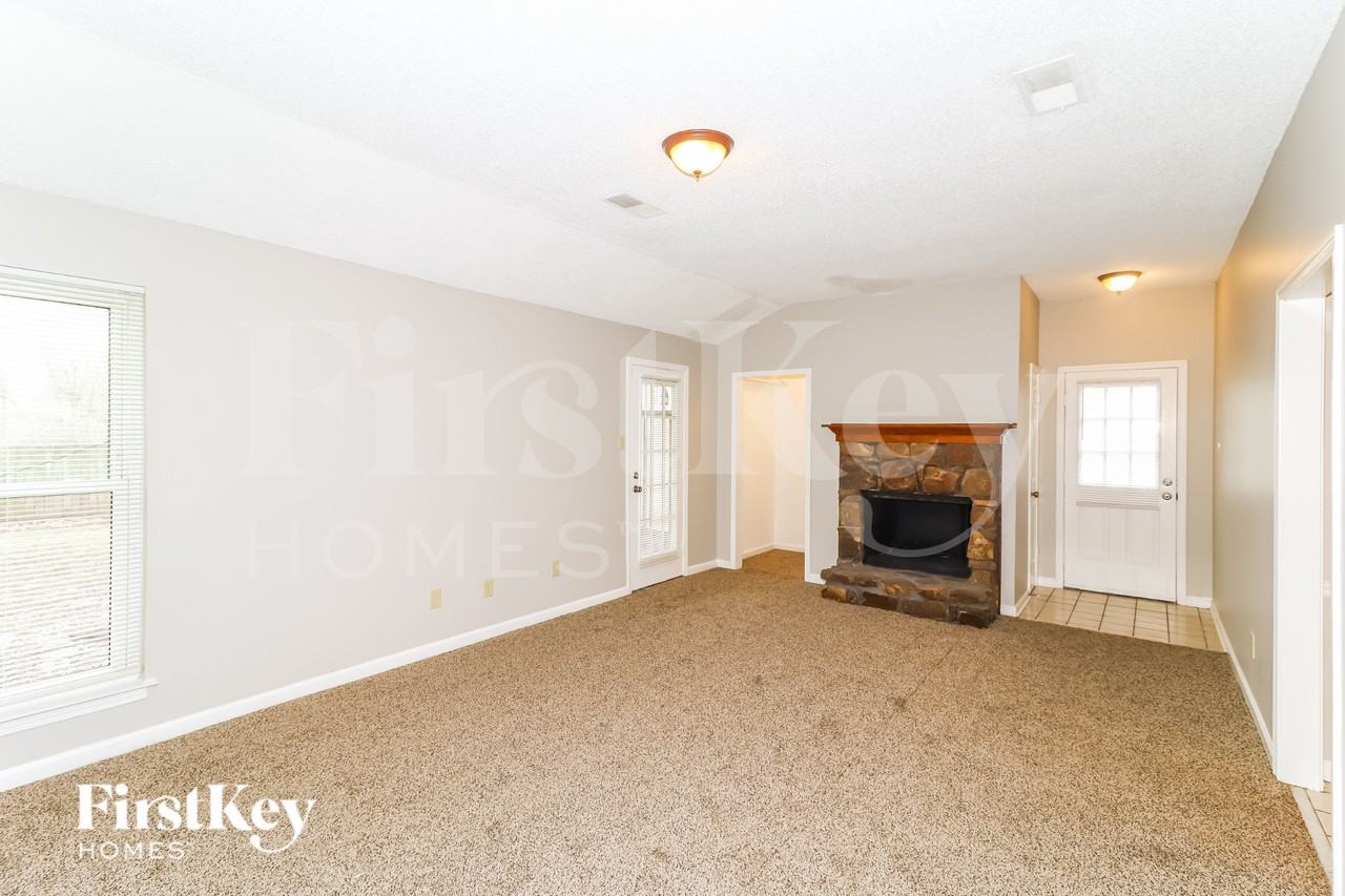7124 Country Side Rd - Photo 3 of 15