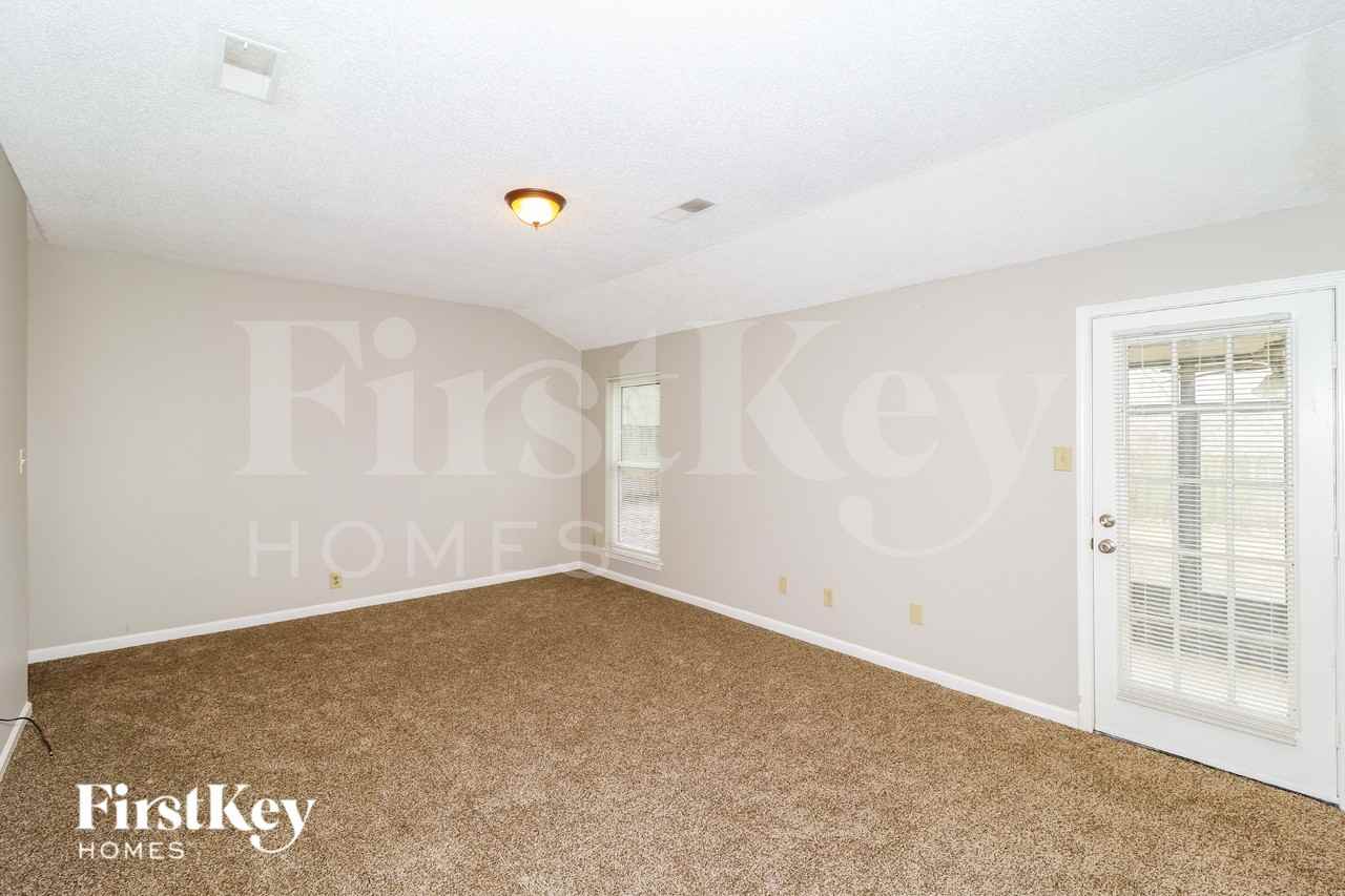 7124 Country Side Rd - Photo 4 of 15
