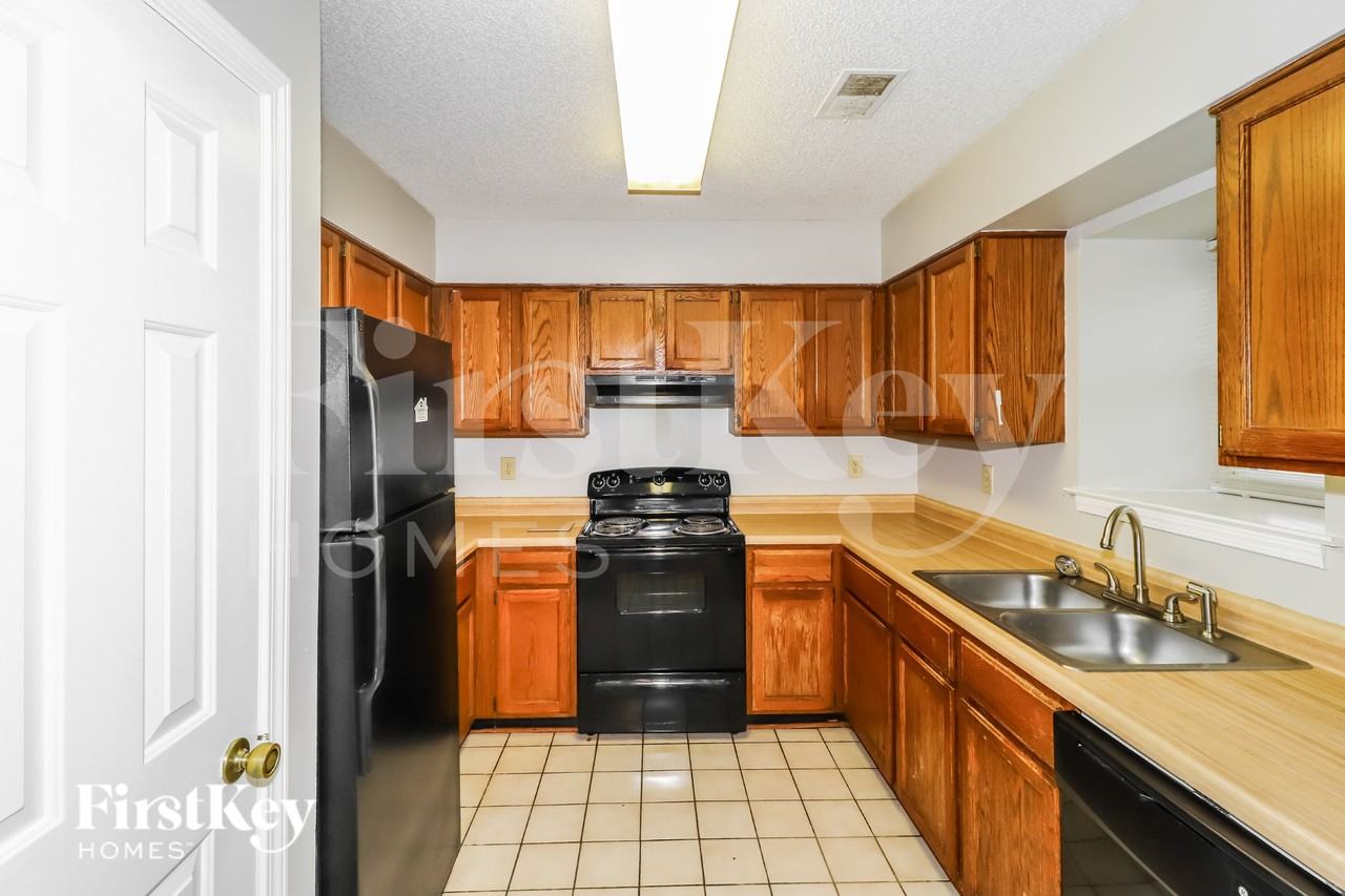 7124 Country Side Rd - Photo 6 of 15
