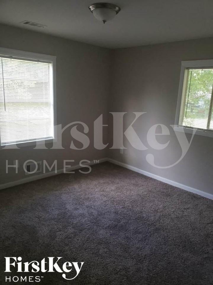 6741 Fallawater Cir - Photo 5 of 9