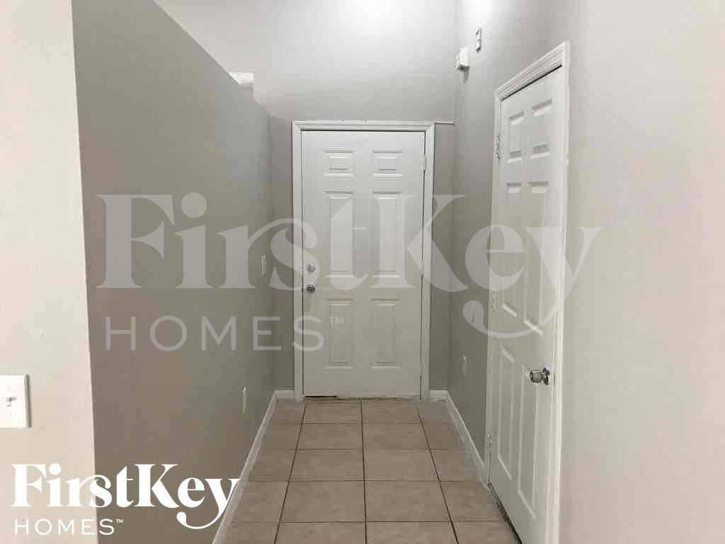 6505 Viewpoint Ct - Photo 3 of 16