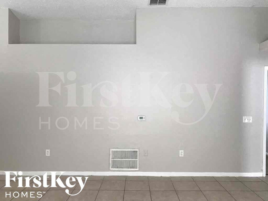 6505 Viewpoint Ct - Photo 4 of 16