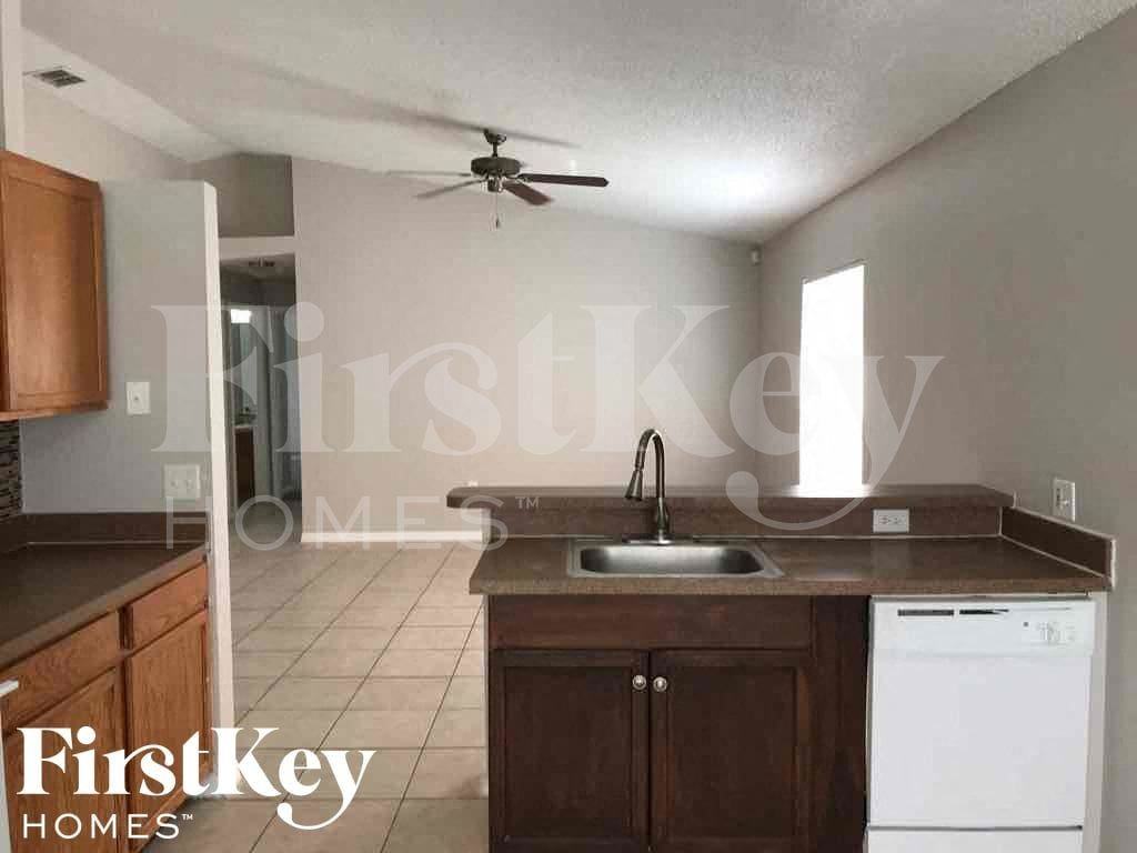 6505 Viewpoint Ct - Photo 6 of 16