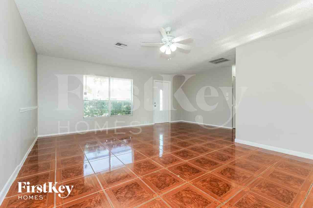 6004 Westfall Rd - Photo 5 of 19