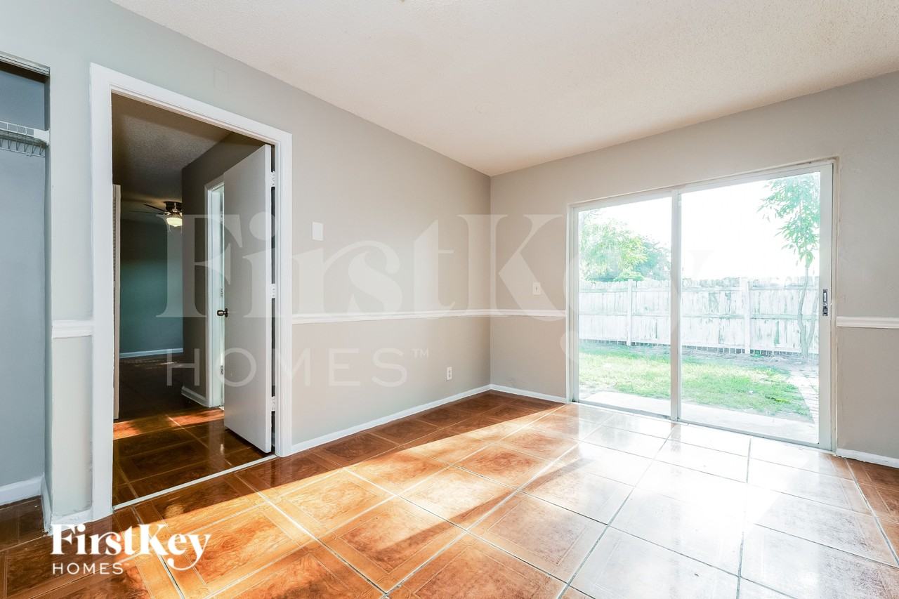 6004 Westfall Rd - Photo 6 of 19