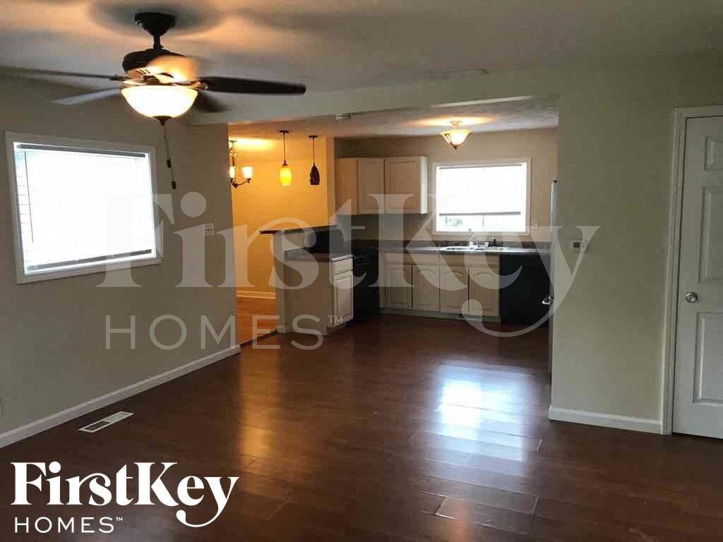 4801 Leone Dr - Photo 2 of 16