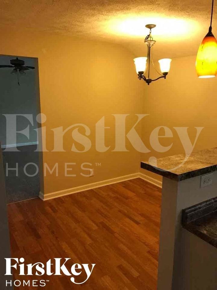 4801 Leone Dr - Photo 5 of 16