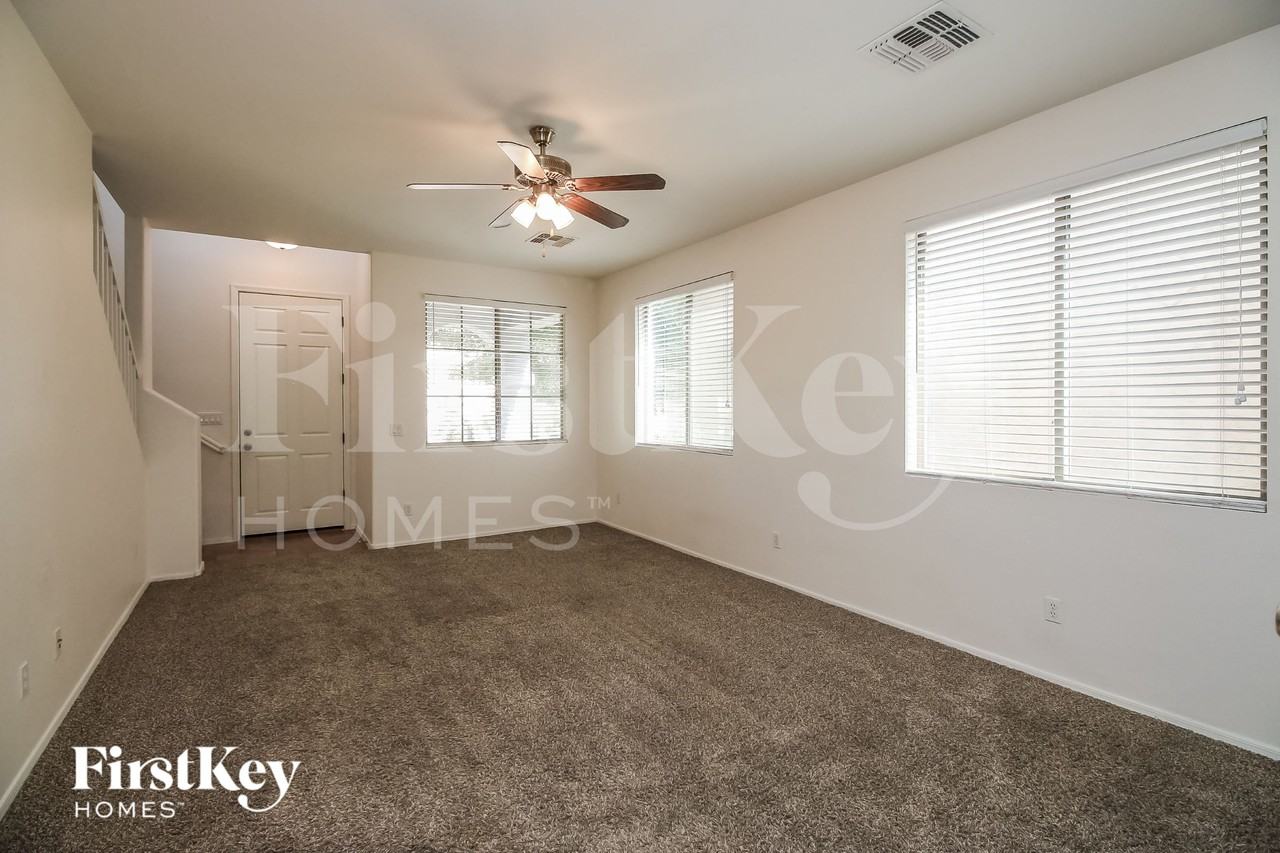 4142 S Mariposa Dr - Photo 2 of 15