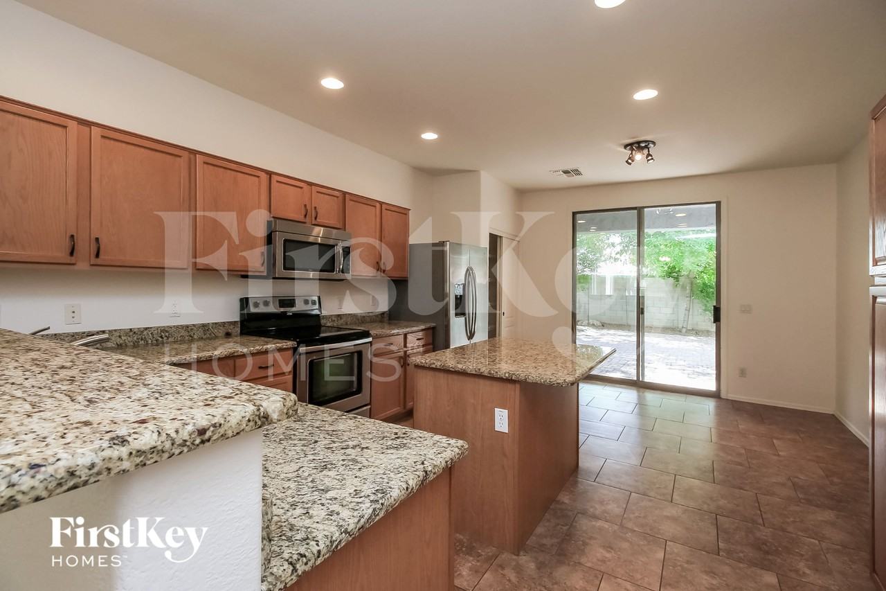 4142 S Mariposa Dr - Photo 6 of 15
