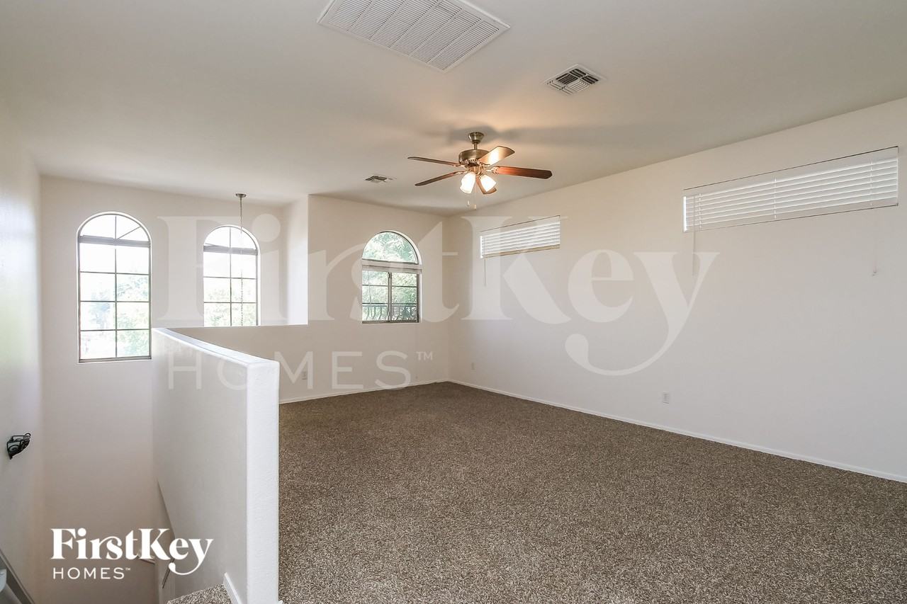 4142 S Mariposa Dr - Photo 7 of 15