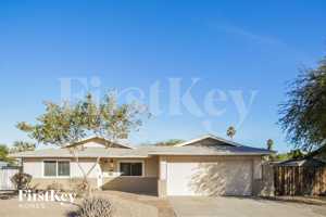 featured image of 402 E Dunbar Dr