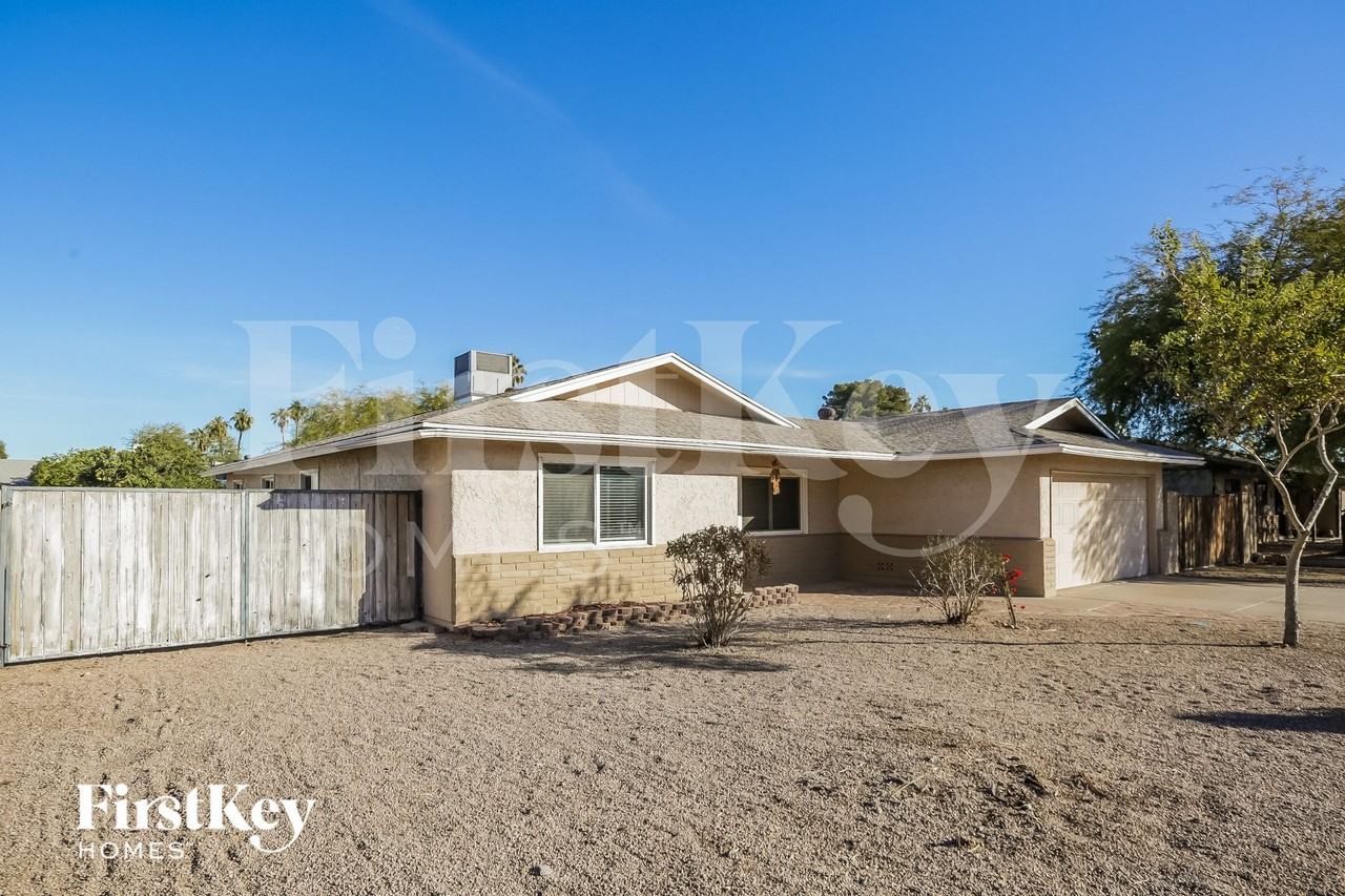 402 E Dunbar Dr - Photo 2 of 15