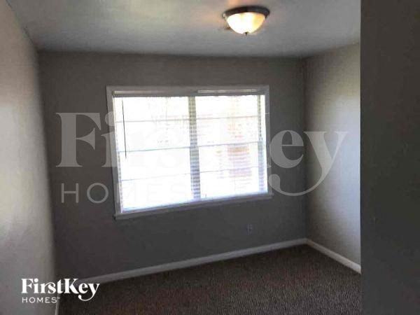 3105 Mckinney Dr - Photo 7 of 10