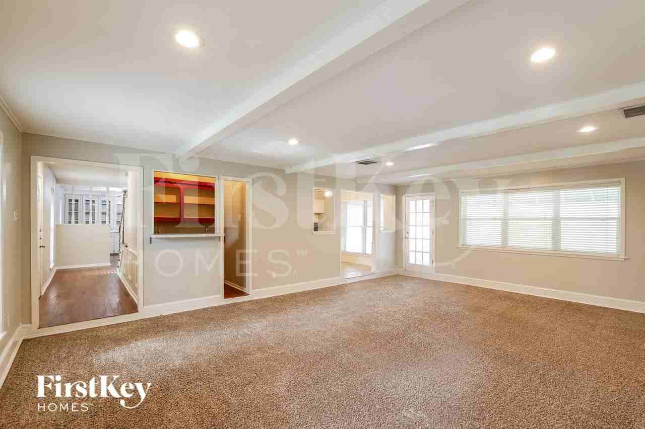 25603 Pecan Valley Cir - Photo 2 of 16
