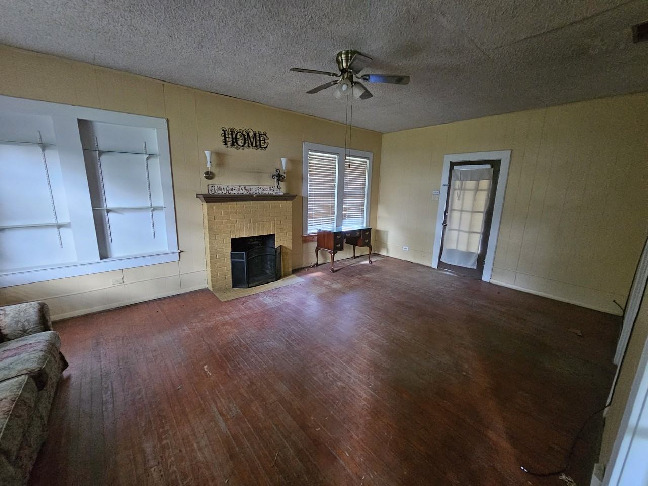 1505 Quevado St #1 - Photo 2 of 9
