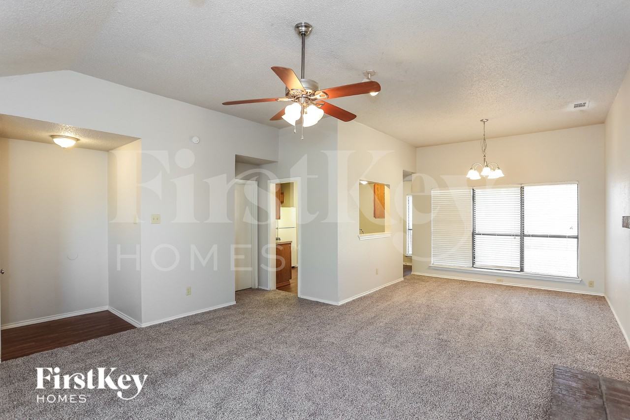 2321 Lakeshore Ln - Photo 2 of 15