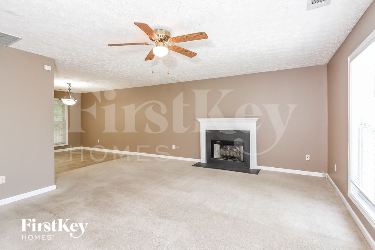 2248 Lake Ranch Ct - Photo 3 of 16