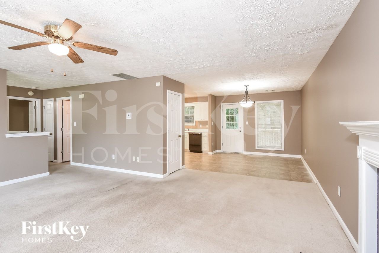 2248 Lake Ranch Ct - Photo 4 of 16
