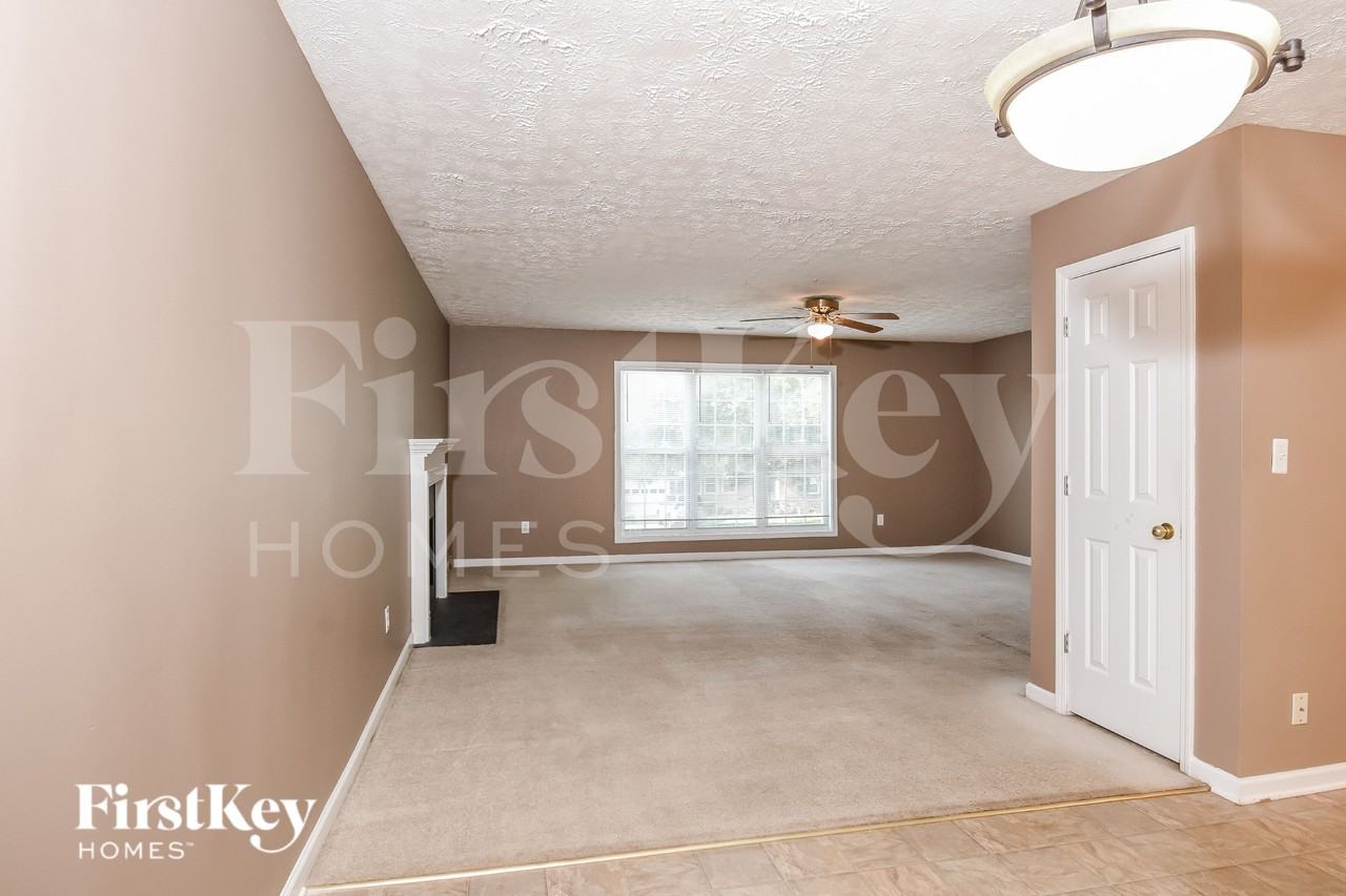 2248 Lake Ranch Ct - Photo 5 of 16