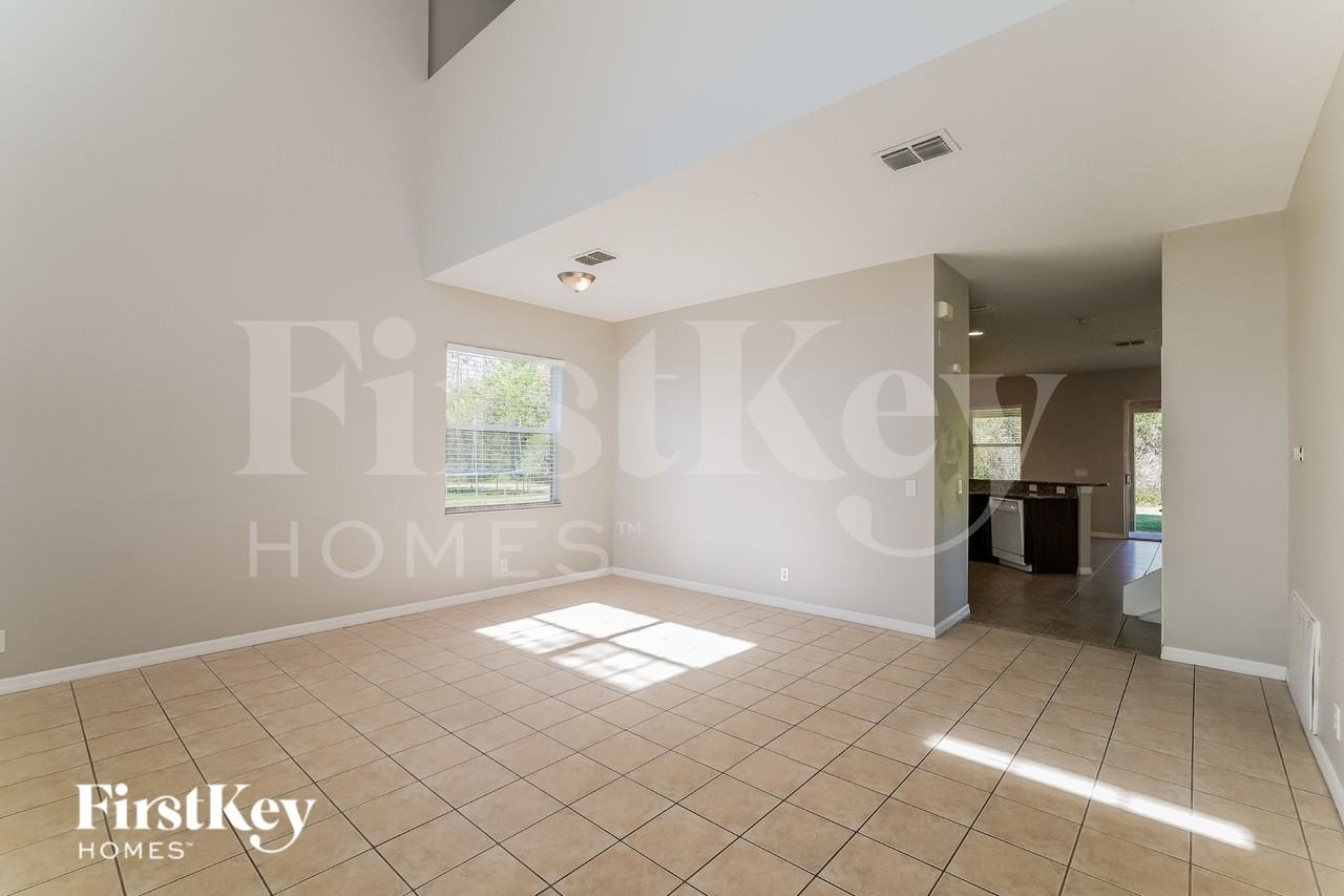 20618 Whitebud Ct - Photo 2 of 16