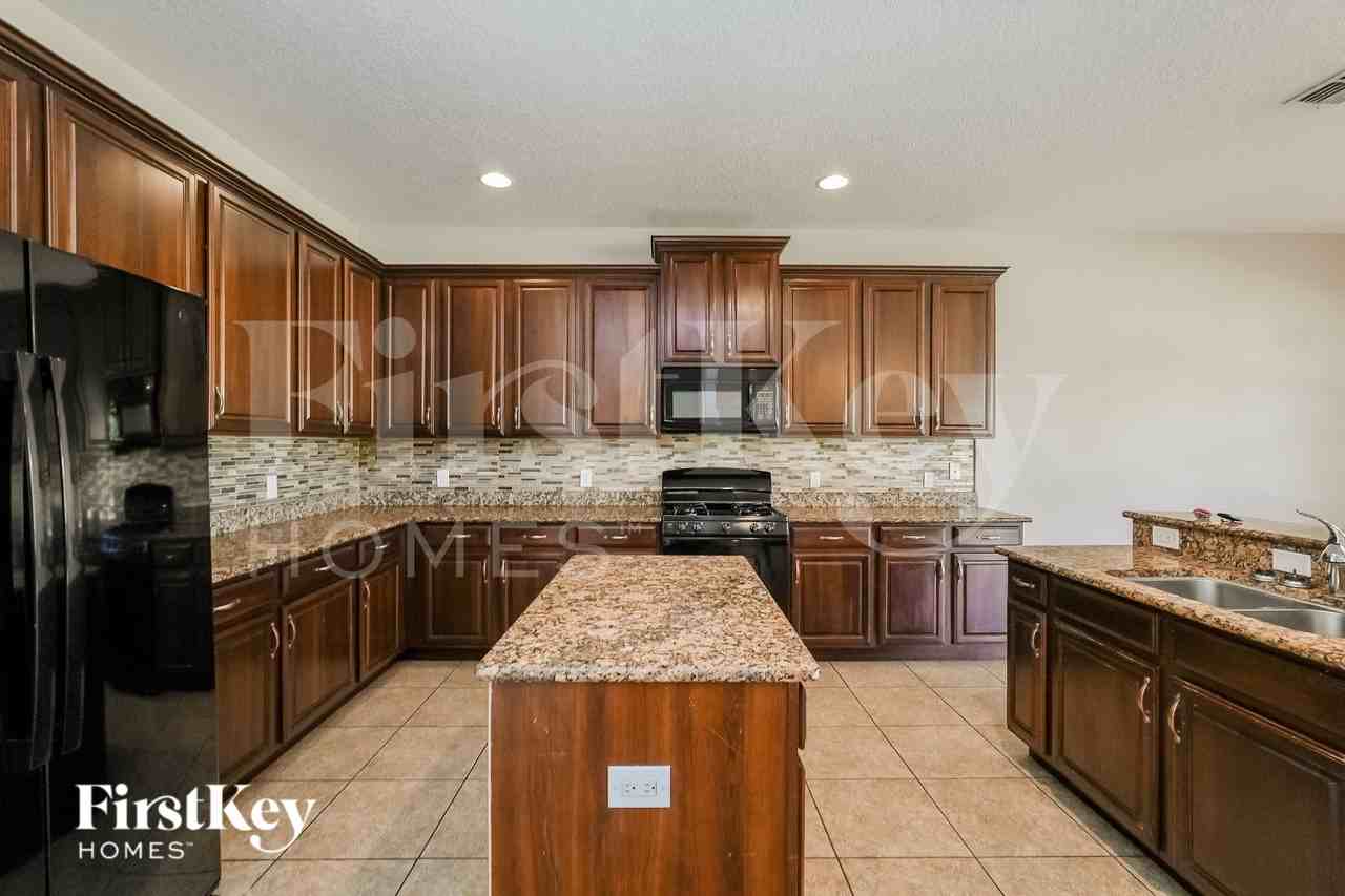 20618 Whitebud Ct - Photo 5 of 16