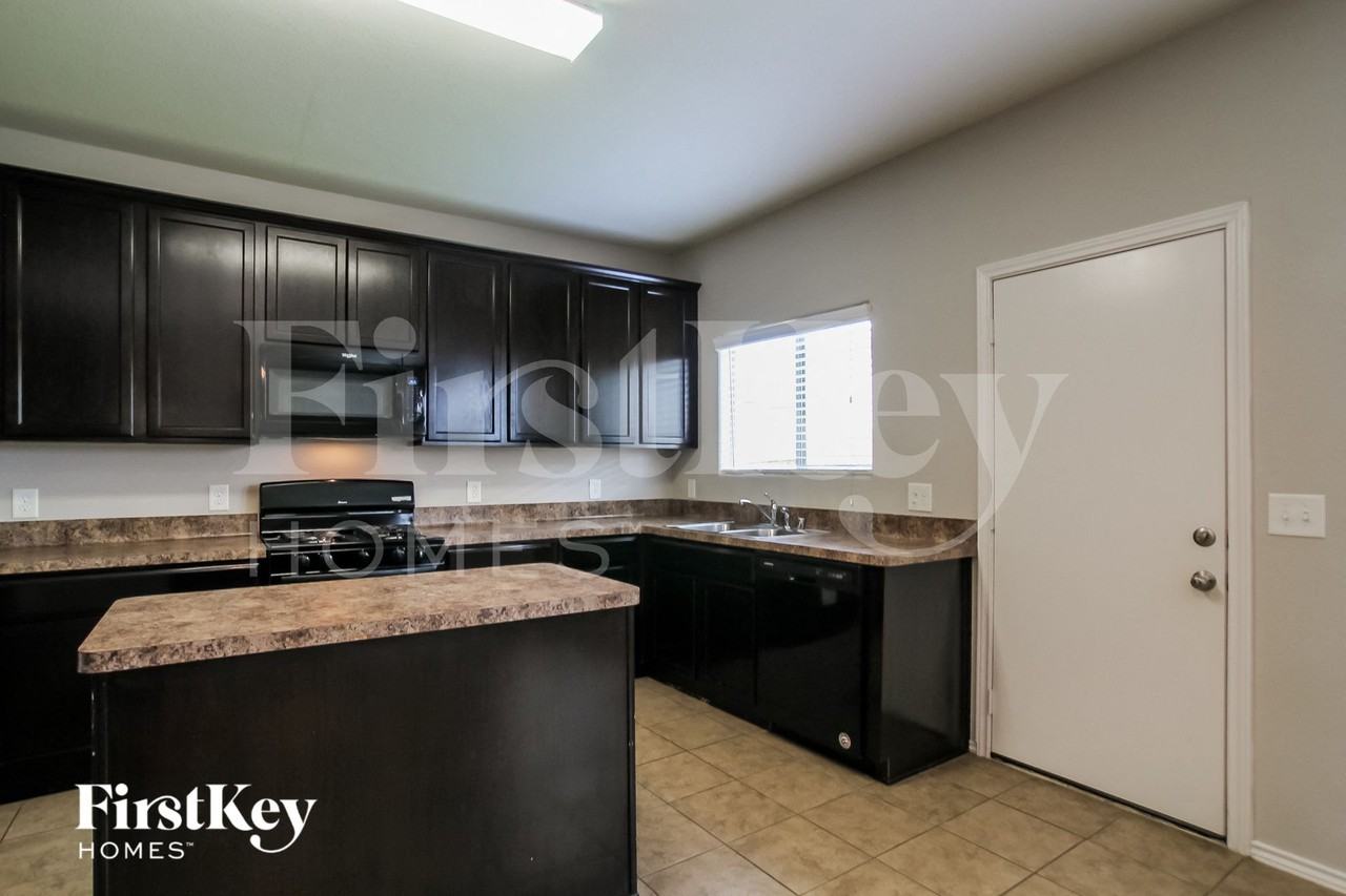 16406 Peyton Stone Cir - Photo 6 of 15