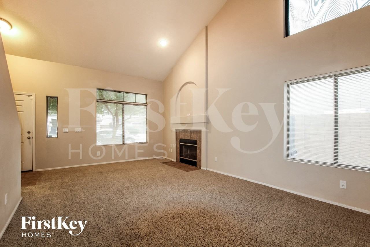 15886 W Statler St - Photo 2 of 15