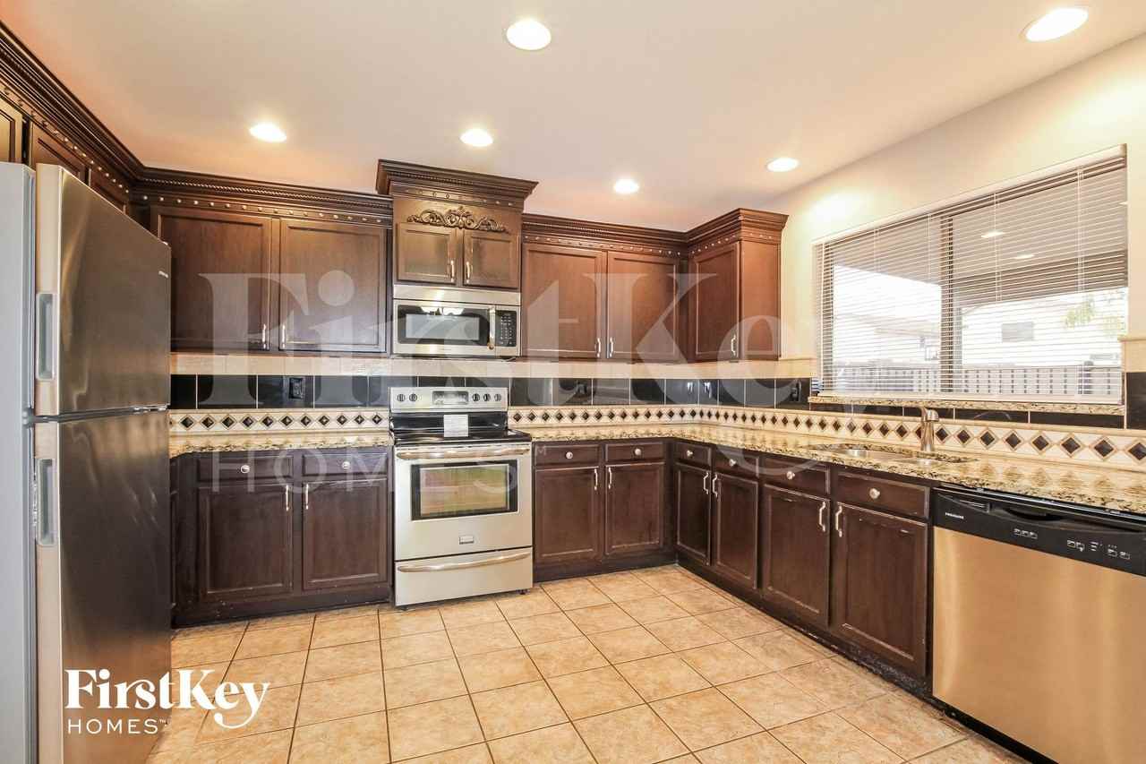 15886 W Statler St - Photo 6 of 15