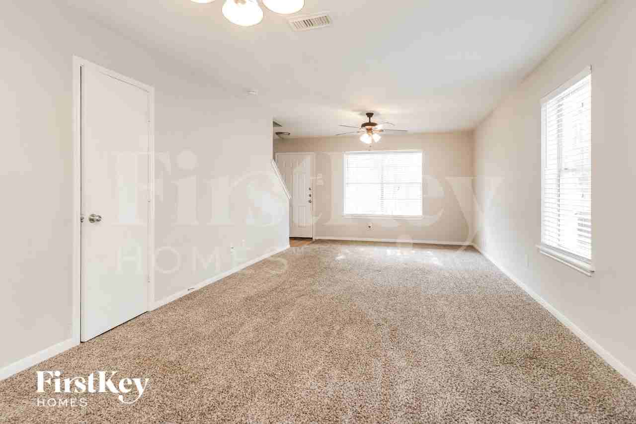 15613 Martineau St - Photo 5 of 16