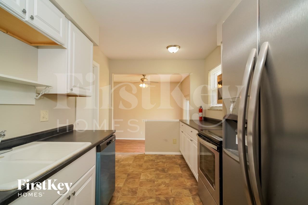 1509 Yazoo Dr - Photo 6 of 15