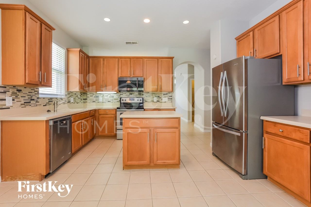 14832 Faberge Dr - Photo 7 of 16