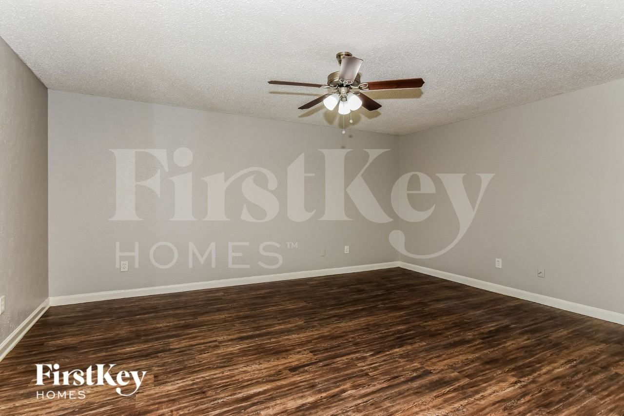 1418 Eagle Pass Dr - Photo 3 of 16