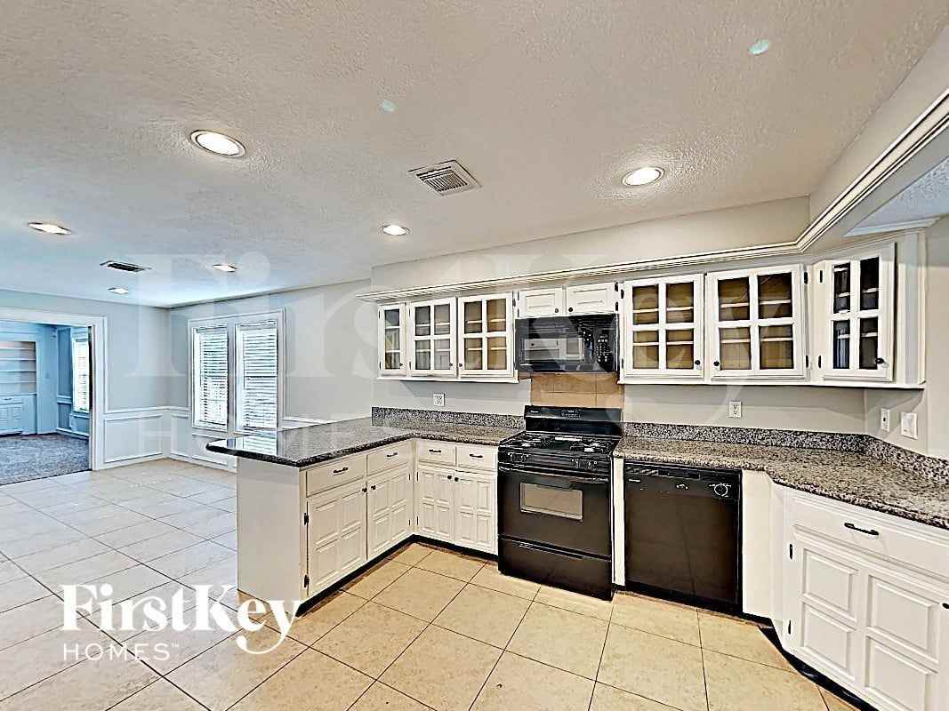 12710 Ivyforest Dr - Photo 4 of 17