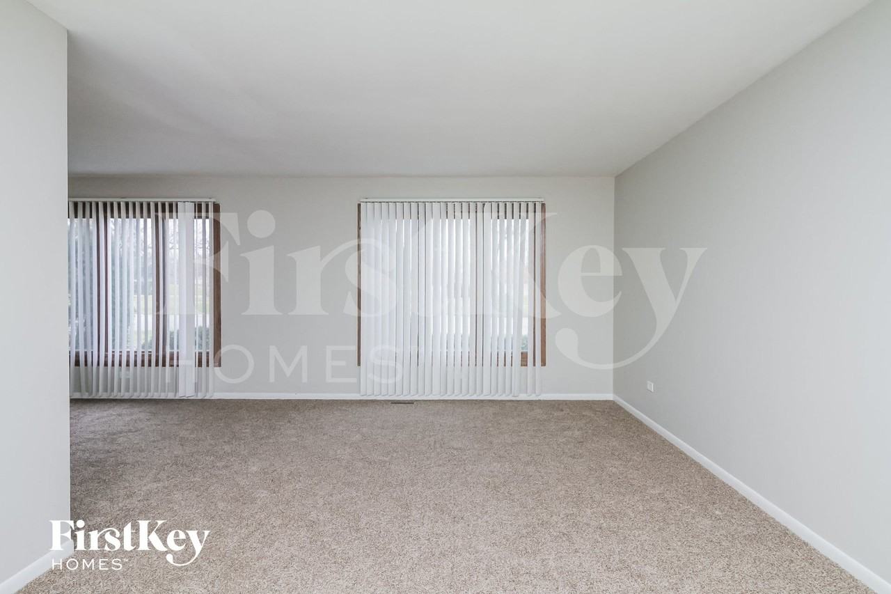 1253 187th St - Photo 2 of 14