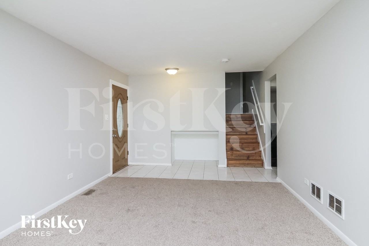 1253 187th St - Photo 3 of 14