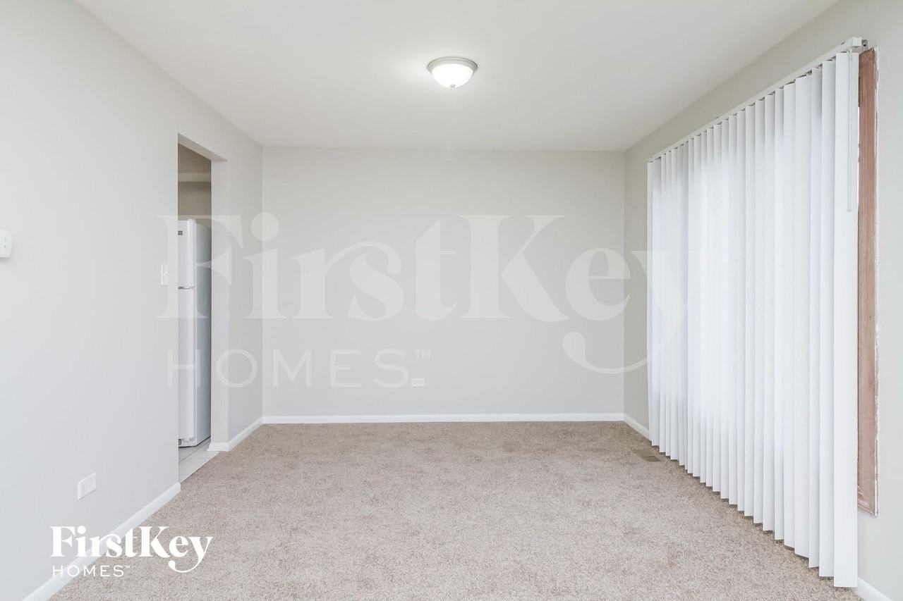1253 187th St - Photo 4 of 14