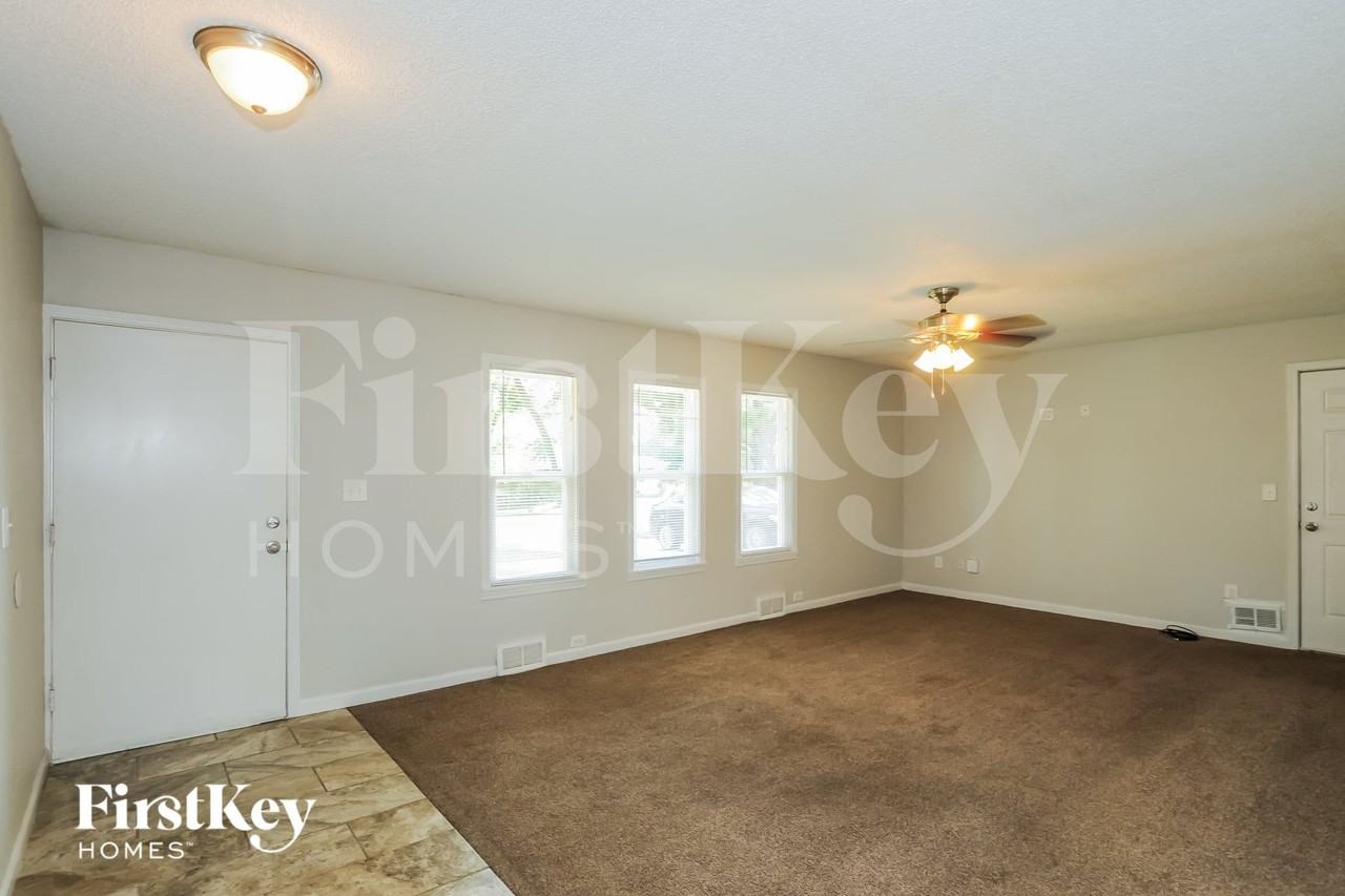 12500 E 54th St - Photo 3 of 15