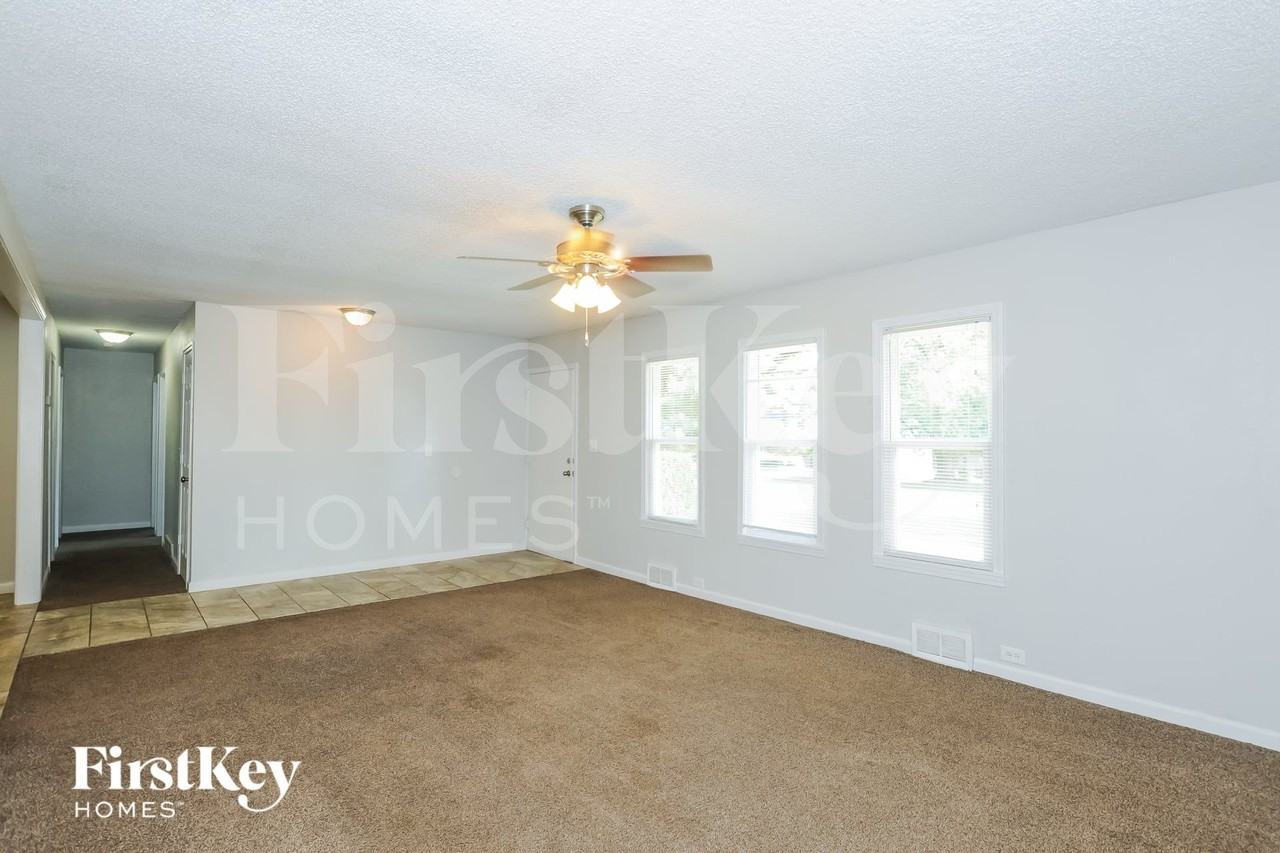12500 E 54th St - Photo 4 of 15