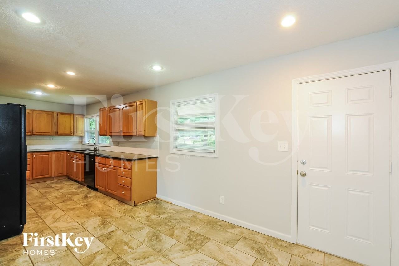 12500 E 54th St - Photo 5 of 15