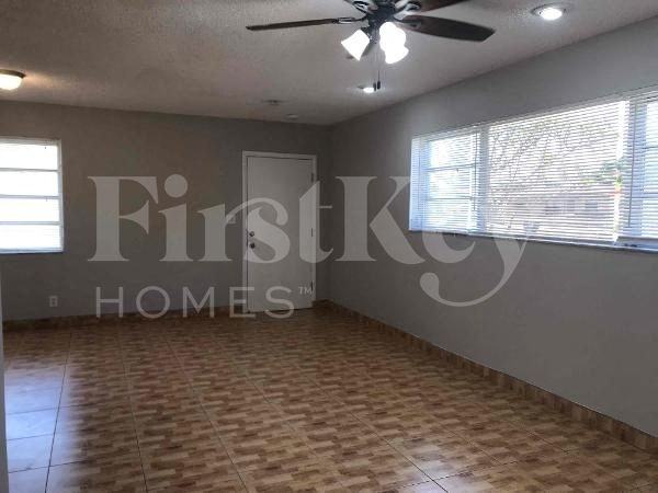 1211 N 74th Way - Photo 4 of 28